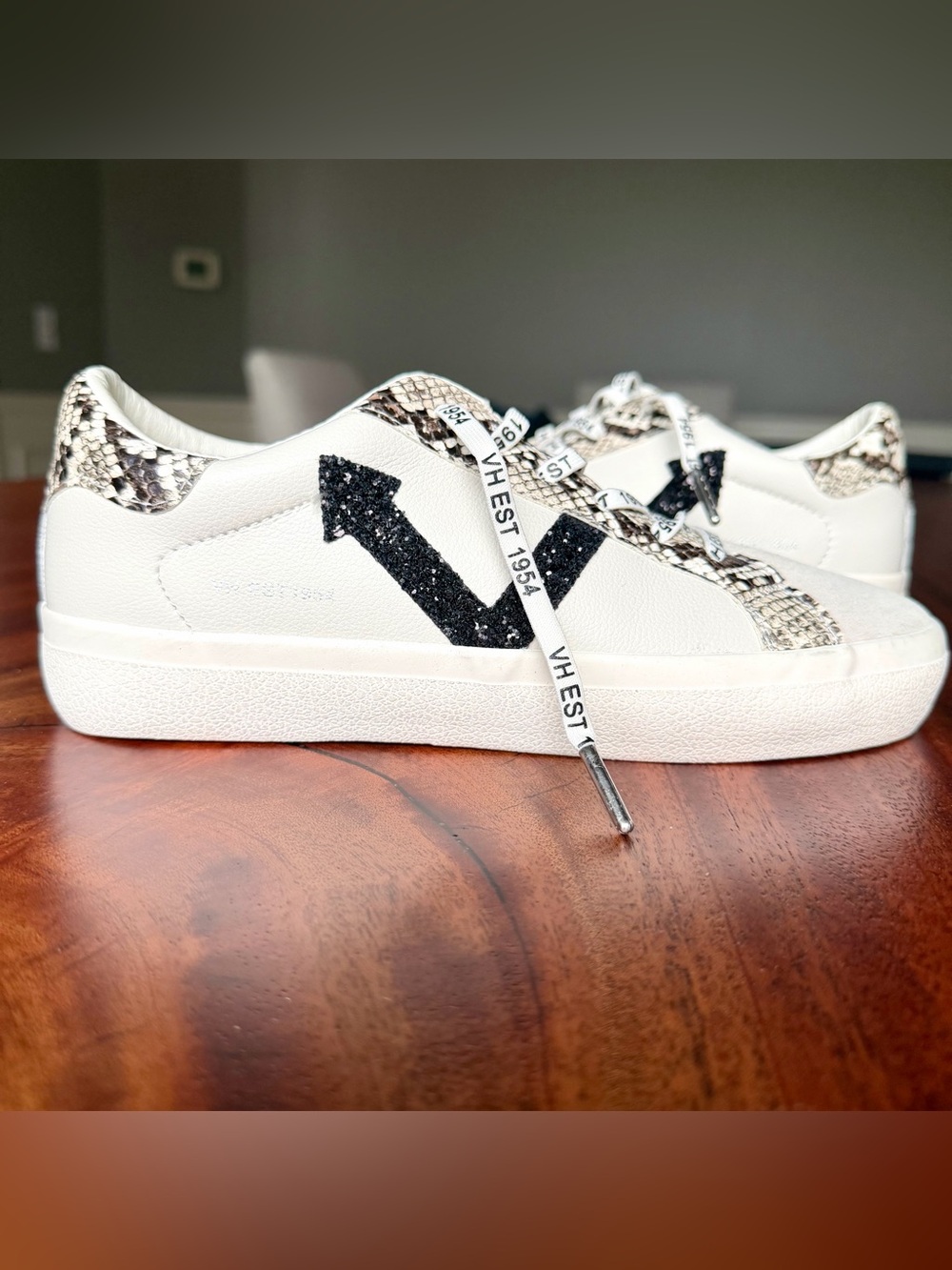 NWOT Women’s Vintage Havana Jordy White Snake Multi Sneaker Size US 9 - Picture 3 of 15